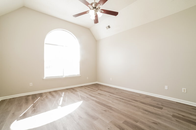 2,300/Mo, 5915 Landau Dr Southaven, MS 38671 Main Bedroom View 2