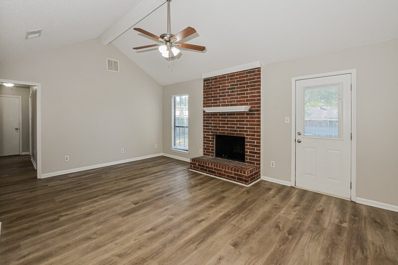 1,510/Mo, 6659 Ashland Dr Olive Branch, MS 38654 Living Room View 2