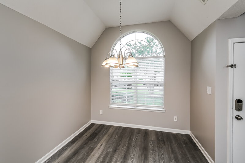 1,930/Mo, 7271 Crape Myrtle Dr Olive Branch, MS 38654 Dining Room View 2