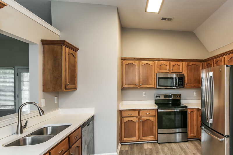 1,930/Mo, 7271 Crape Myrtle Dr Olive Branch, MS 38654 Kitchen View 2