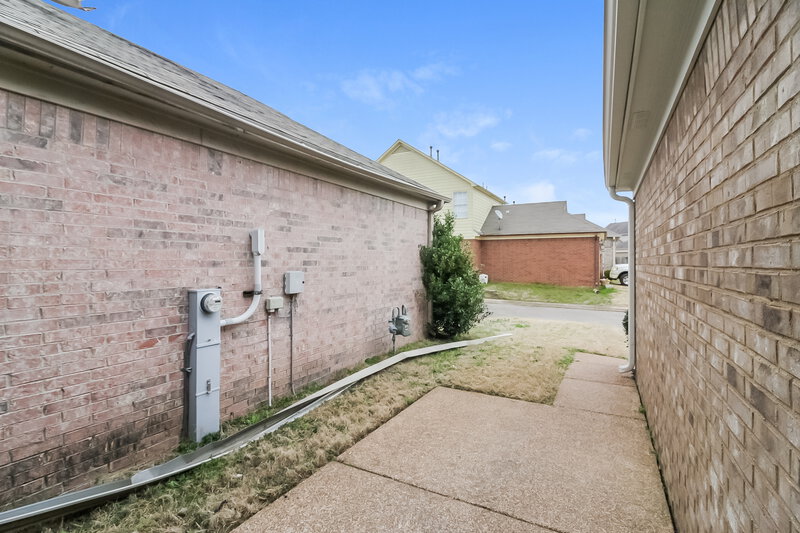 1,815/Mo, 1254 Carlton Ridge Dr Cordova, TN 38018 Rear View