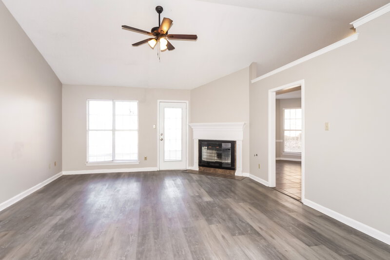 1,740/Mo, 1700 Brentwood Trce Southaven, MS 38671 Living Room View