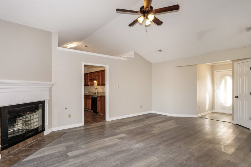 1,740/Mo, 1700 Brentwood Trce Southaven, MS 38671 Living Room View 2