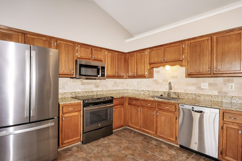 1,740/Mo, 1700 Brentwood Trce Southaven, MS 38671 Kitchen View