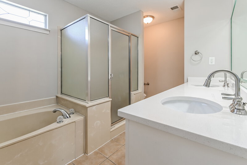 2,135/Mo, 2547 Pyramid Dr Southaven, MS 38672 Main Bathroom View