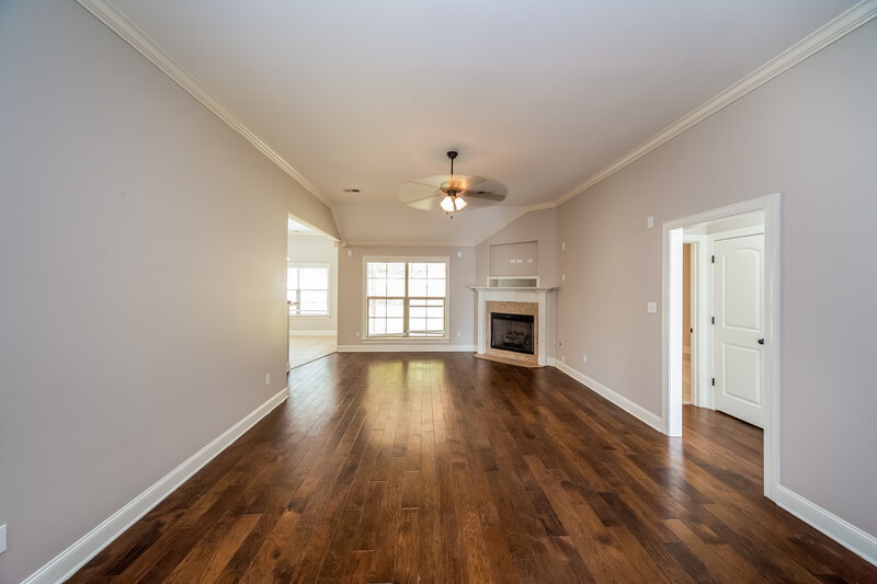 2,760/Mo, 1406 Lake Front Dr E Hernando, MS 38632 Living Room View 2