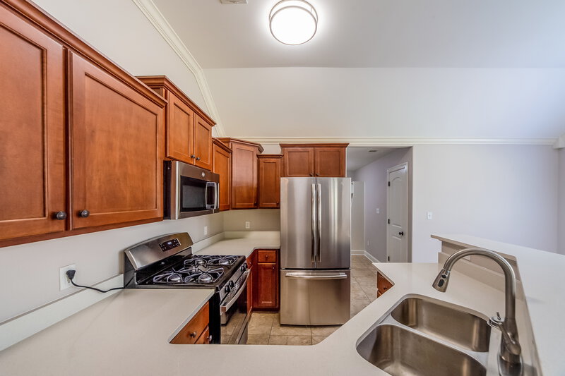 2,760/Mo, 1406 Lake Front Dr E Hernando, MS 38632 Kitchen View 2