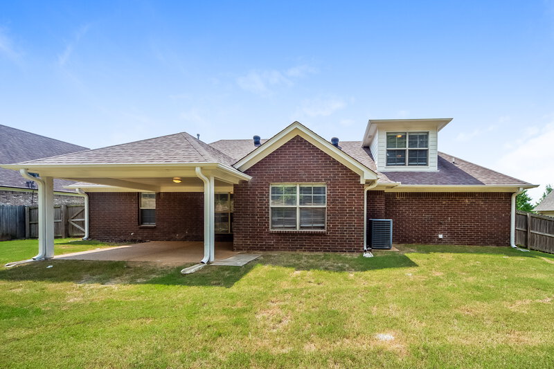 2,760/Mo, 1406 Lake Front Dr E Hernando, MS 38632 Rear View