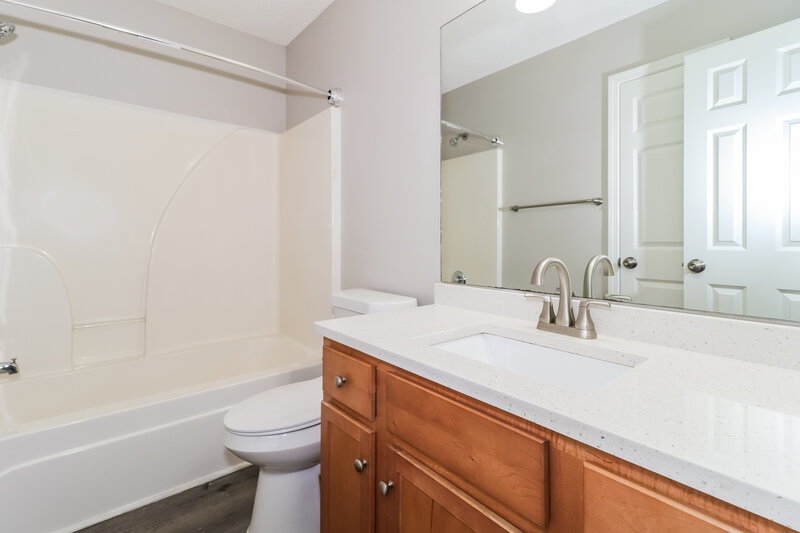 1,945/Mo, 9168 Acadia Pl Cordova, TN 38018 Bathroom View