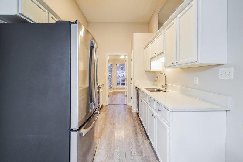 1,935/Mo, 10283 Green Moss Dr N Cordova, TN 38018 Kitchen View 2