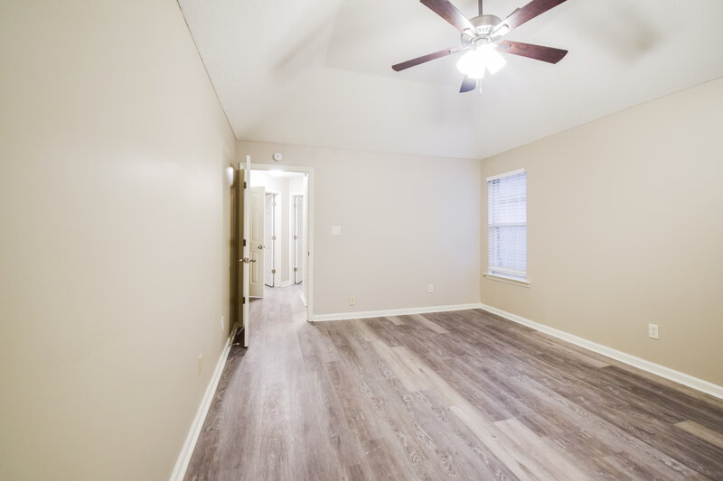 1,935/Mo, 10283 Green Moss Dr N Cordova, TN 38018 Main Bedroom View 2
