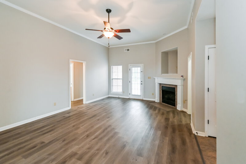 1,915/Mo, 90 Birch Springs Dr Oakland, TN 38060 Living Room View 2