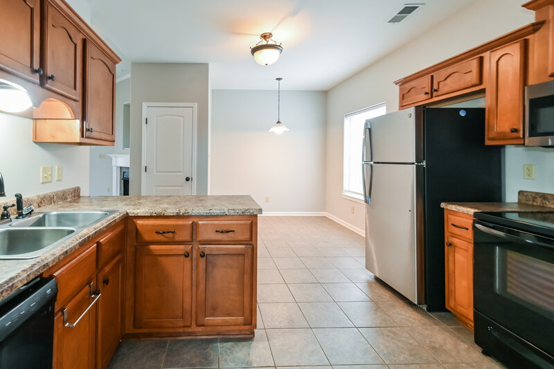1,915/Mo, 90 Birch Springs Dr Oakland, TN 38060 Kitchen View