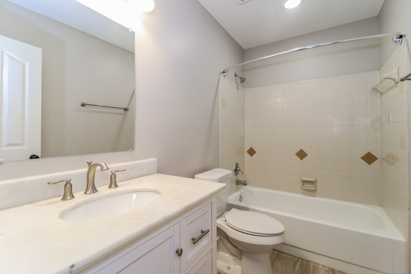 1,905/Mo, 1366 Sandy Stone Ln Cordova, TN 38016 Bathroom View