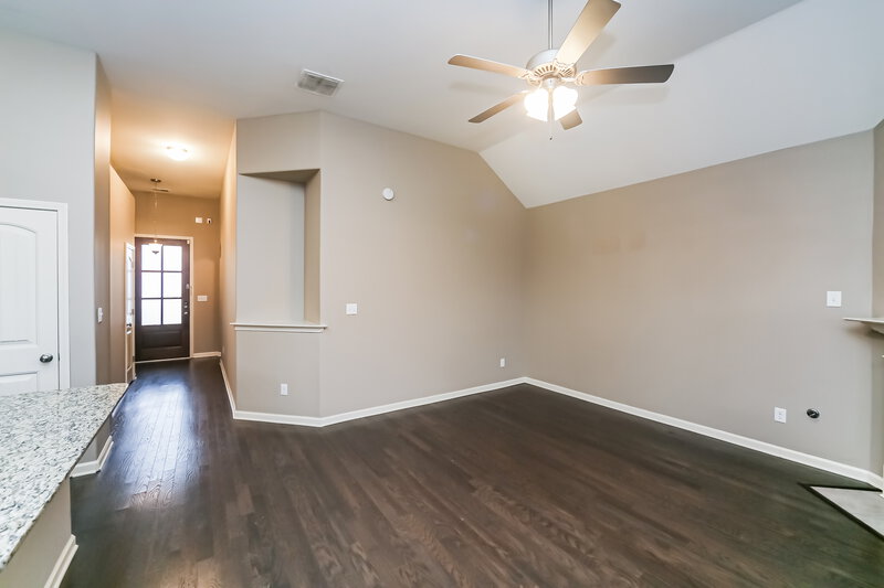 2,085/Mo, 155 Hidden Meadows Ln Oakland, TN 38060 Living Room View 3