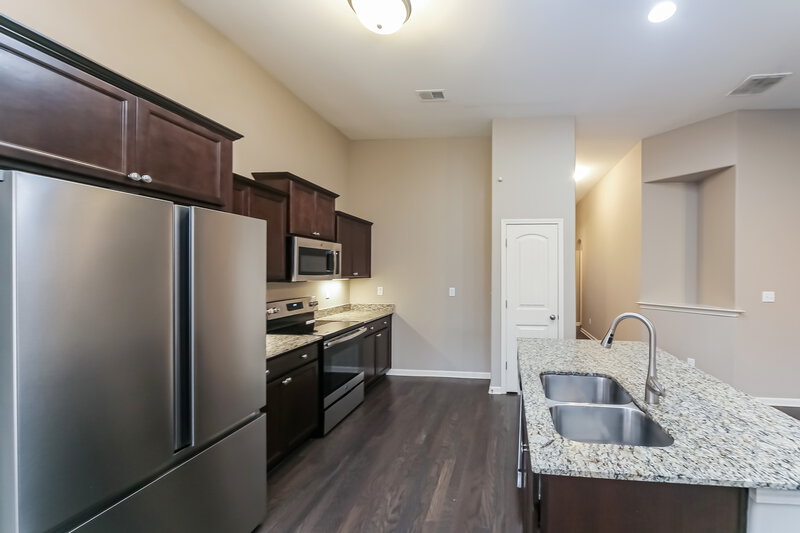 2,085/Mo, 155 Hidden Meadows Ln Oakland, TN 38060 Kitchen View 2