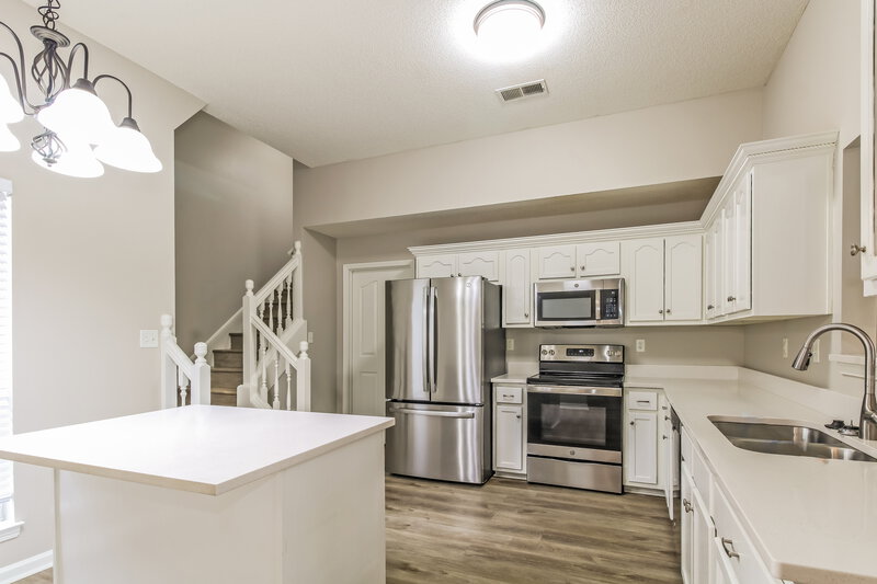 1,815/Mo, 5542 Kings Retreat Drive E Horn Lake, MS 38637 Kitchen View