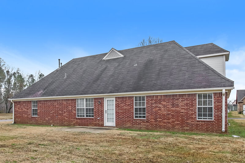 1,815/Mo, 5542 Kings Retreat Drive E Horn Lake, MS 38637 Rear View 2