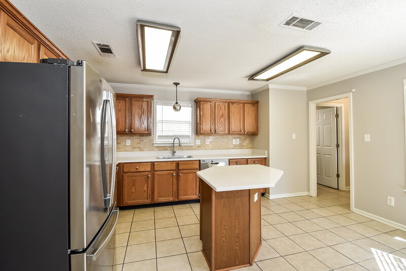 1,630/Mo, 752 N Ericson Rd Cordova, TN 38018 Kitchen View