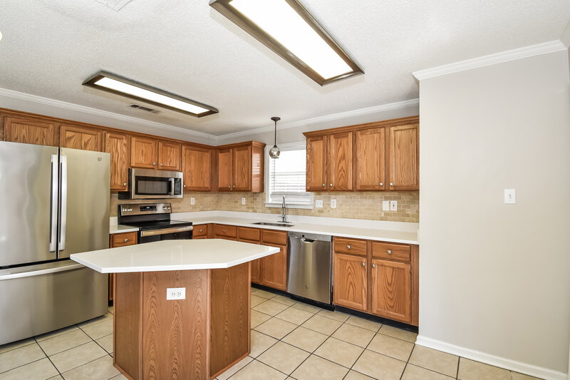 1,630/Mo, 752 N Ericson Rd Cordova, TN 38018 Kitchen View 2