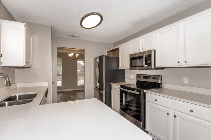 1,870/Mo, 12923 Fox Ridge Ln Olive Branch, MS 38654 Kitchen View