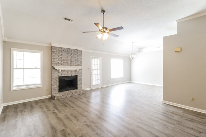 1,935/Mo, 6665 Millgrove Park Dr Bartlett, TN 38135 Living Room View 2