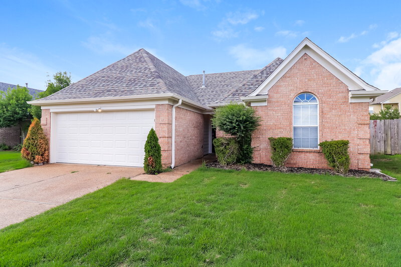 1,950/Mo, 9992 Cameron Ridge Trl Cordova, TN 38016 Front View
