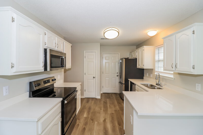 1,950/Mo, 9992 Cameron Ridge Trl Cordova, TN 38016 Kitchen View