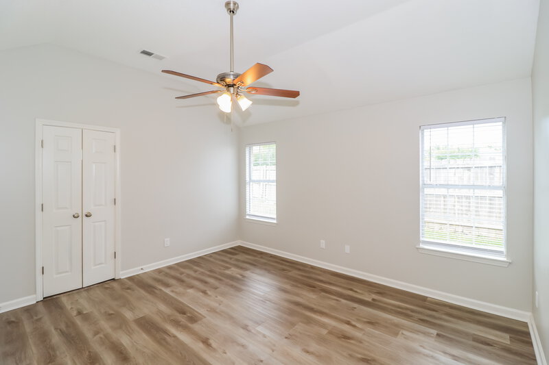 1,950/Mo, 9992 Cameron Ridge Trl Cordova, TN 38016 Main Bedroom View