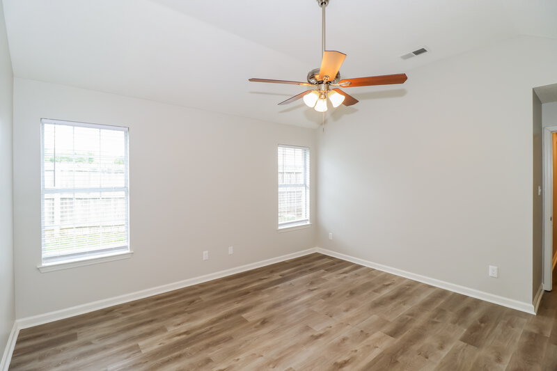 1,950/Mo, 9992 Cameron Ridge Trl Cordova, TN 38016 Main Bedroom View 2