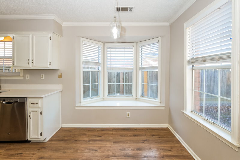 1,740/Mo, 2219 Lake Hill Ct Cordova, TN 38016 Breakfast Nook View