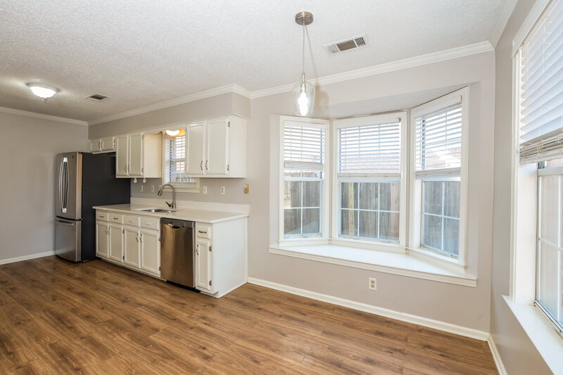 1,740/Mo, 2219 Lake Hill Ct Cordova, TN 38016 Breakfast Nook View 2