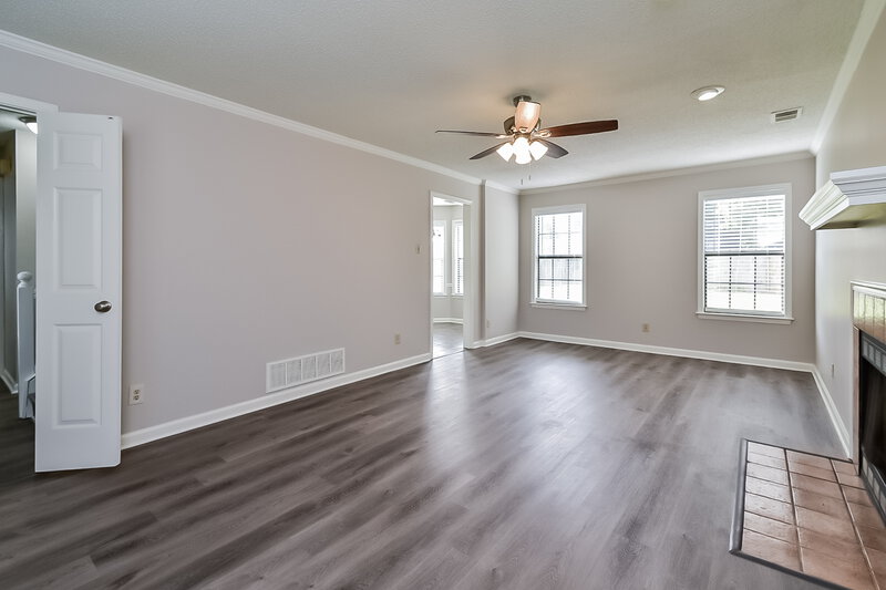 1,665/Mo, 7633 Holly Glen Cv Memphis, TN 38133 Living Room View 2