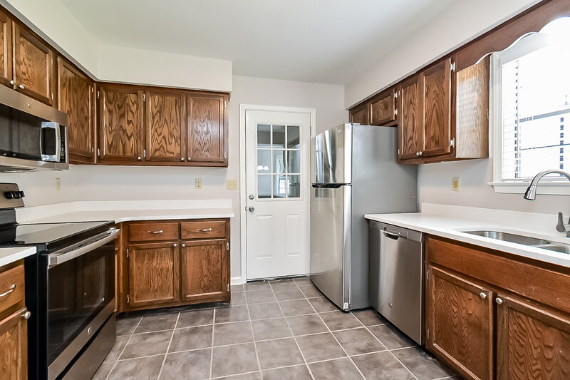 1,665/Mo, 7633 Holly Glen Cv Memphis, TN 38133 Kitchen View