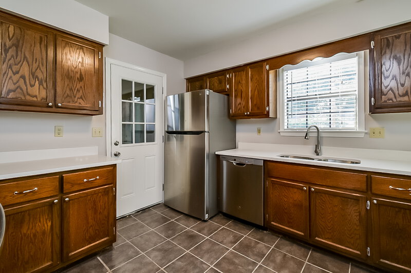 1,665/Mo, 7633 Holly Glen Cv Memphis, TN 38133 Kitchen View 2