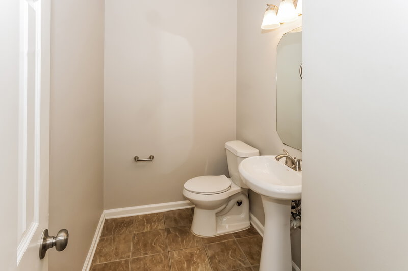 2,025/Mo, 1043 Averett Cv Cordova, TN 38018 Main Bathroom View 2