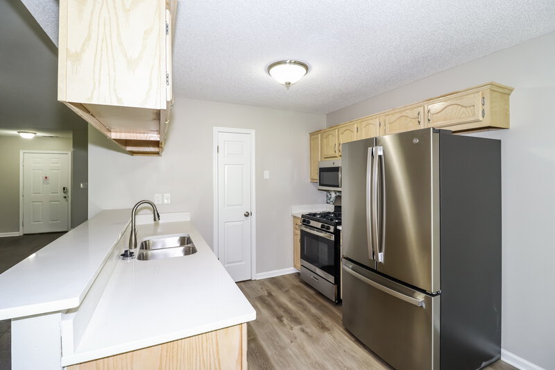 1,945/Mo, 9598 Daly Dr Lakeland, TN 38002 Kitchen View 2