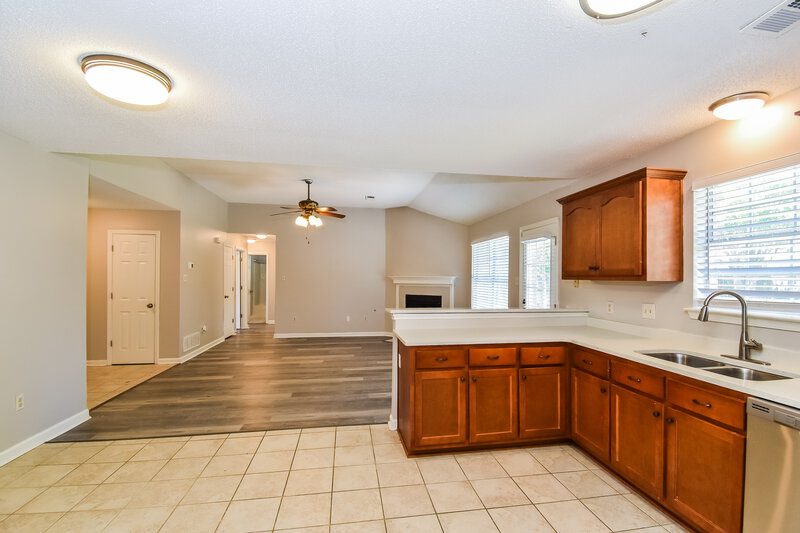 1,845/Mo, 9886 Allen Pkwy S Olive Branch, MS 38654 Kitchen View 2