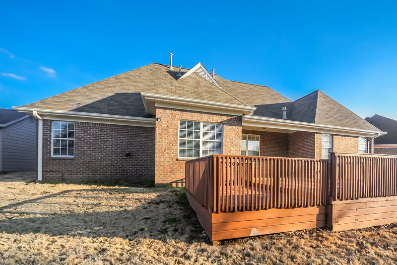 1,835/Mo, 1684 Crossing Dr Horn Lake, MS 38637 Rear View