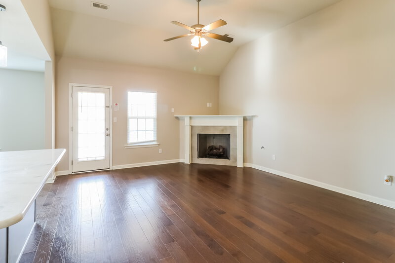 2,140/Mo, 3358 Magnolia Ridge Dr Hernando, MS 38632 Living Room View