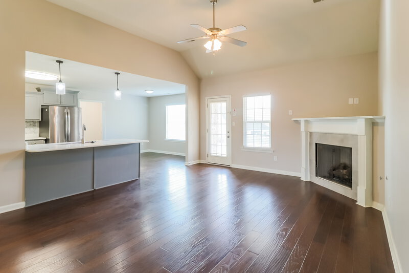 2,140/Mo, 3358 Magnolia Ridge Dr Hernando, MS 38632 Living Room View 2