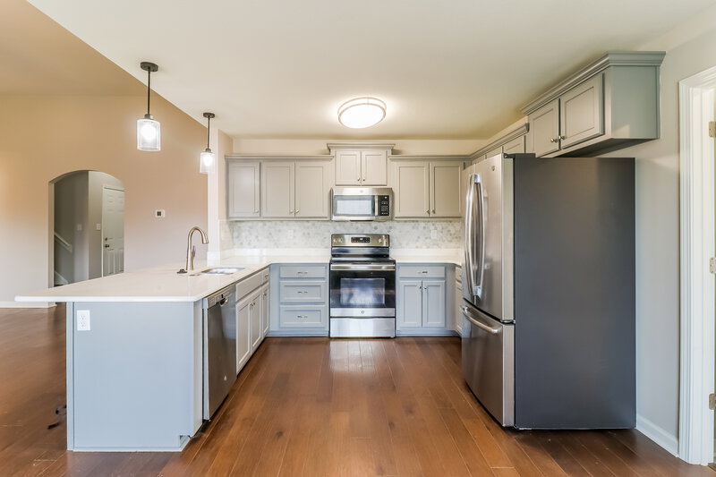 2,140/Mo, 3358 Magnolia Ridge Dr Hernando, MS 38632 Kitchen View 2