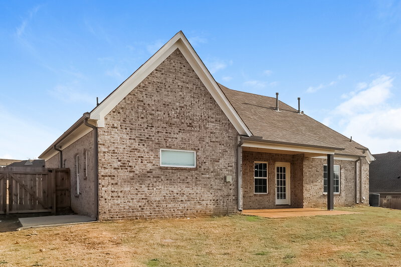 2,140/Mo, 3358 Magnolia Ridge Dr Hernando, MS 38632 Rear View