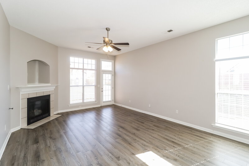 1,985/Mo, 4844 Pine Forrest Dr Memphis, TN 38125 Living Room View