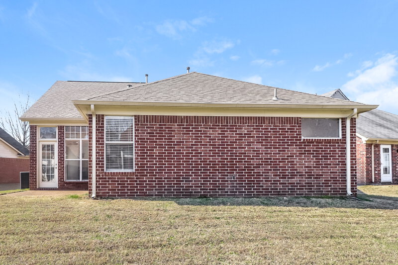 1,985/Mo, 4844 Pine Forrest Dr Memphis, TN 38125 Rear View 2