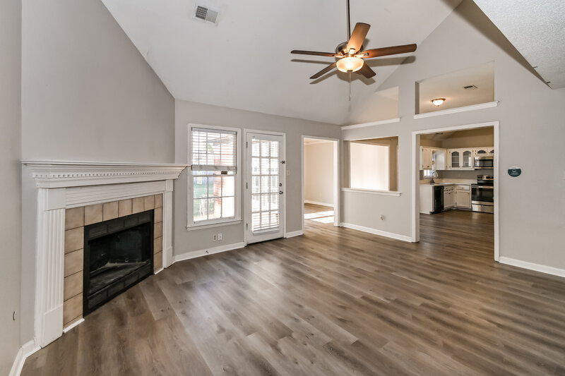 1,860/Mo, 6898 Water Point Cv E Memphis, TN 38141 Living Room View 2