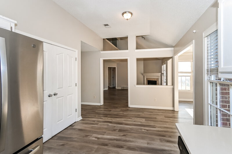 1,860/Mo, 6898 Water Point Cv E Memphis, TN 38141 Kitchen View