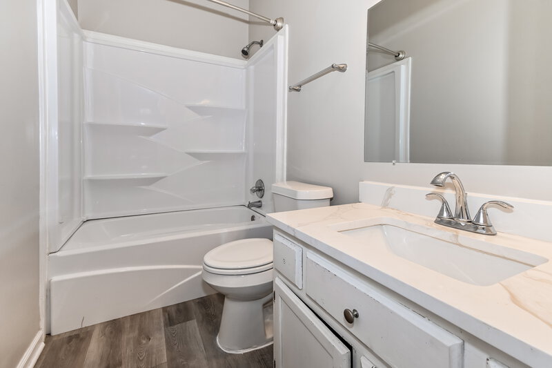 1,860/Mo, 6898 Water Point Cv E Memphis, TN 38141 Bathroom View