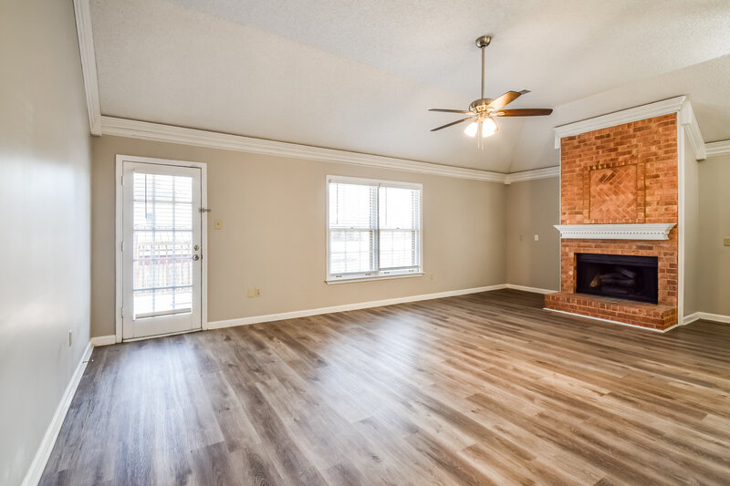 1,910/Mo, 4760 Harvest Knoll Cv Memphis, TN 38125 Living Room View