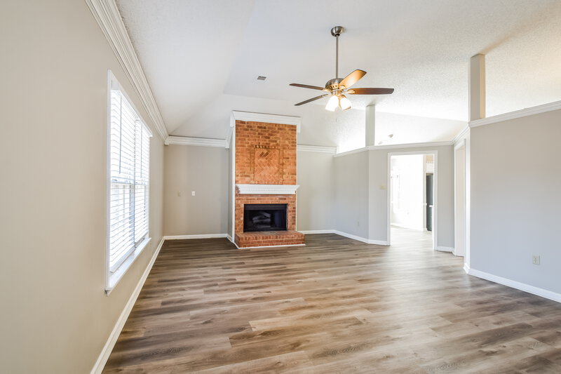 1,910/Mo, 4760 Harvest Knoll Cv Memphis, TN 38125 Living Room View 2